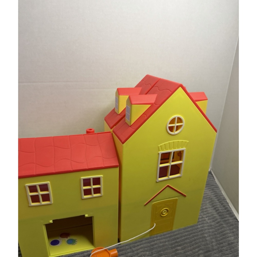 Peppa Pig Toys Peppa's Big Family House - Picture 2 of 6